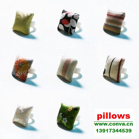 枕头 pillows