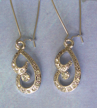 Earring (耳环)