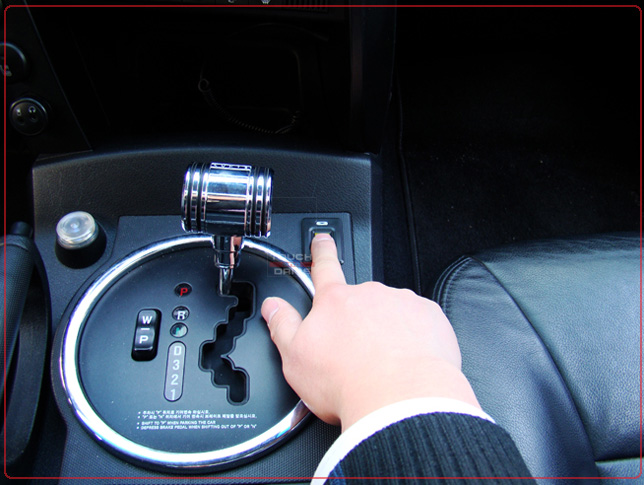 Engine Start/Stop Button : Touch and Drive