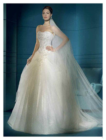 We professional wedding dresses gowns bridemaid dresses flower girls 