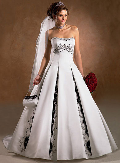 Classic Black Top Satin Embroider Long-train Wedding Dress