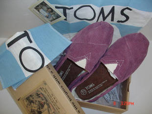  Sells Toms Shoes on Sell Wholesale 100  Auth Toms Cavas Shoes  More Than 10 Colores  Size