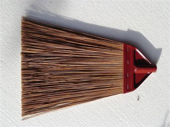 Ekel Broom