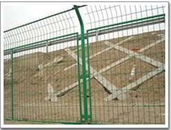 护栏网厂|护栏网|护栏|隔离栅|栅栏|高速公路护栏|公路护栏|铁路护栏|防眩网