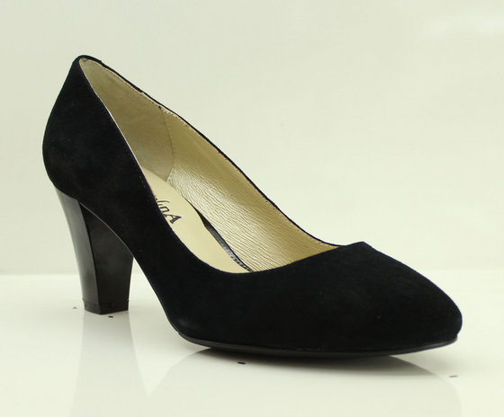 Women's dress shoes