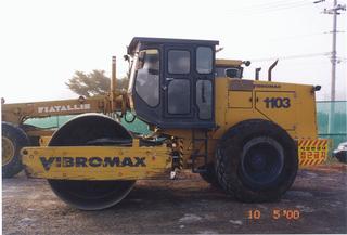 진동 로울러 VIBROMAX W1103D