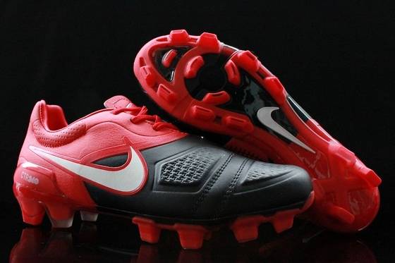 Ctrs Soccer Cleats