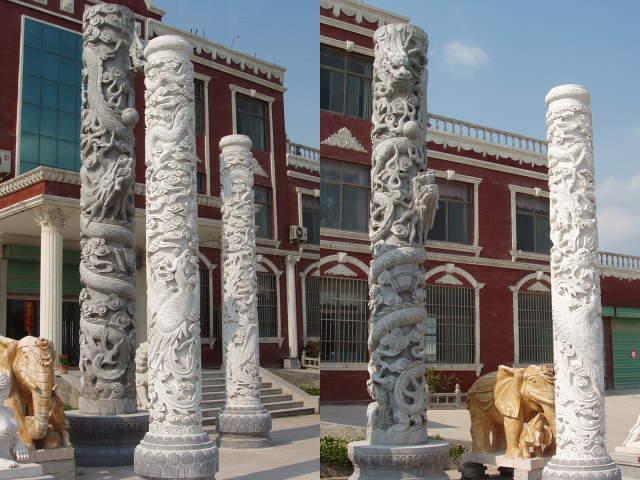 石雕华表龙柱,石雕龙,中华柱,九龙壁,游龙蟠龙等龙文化石雕 我们雕刻的华表,龙柱(立体,龙头凸起。)遍布世界各地。曲阜大成殿前的龙柱被联合国教科文委员会定为文化遗产.另外我们设计雕刻的大连星海湾广场上的汉白玉华表,高19.97米,直径1.997米;华表底座附有八条龙、柱身雕有一条龙,寓意九州;顶端蹲有一只金光闪闪的动物,俗称"朝天吼",高2.3米。"朝天吼",传说是龙王的儿子,有守望习惯。这里取盼望之意。广场中心仿效北京天坛圜丘,由999块四川红大理石铺就。大理石上雕刻着天干地支、24节气和12生