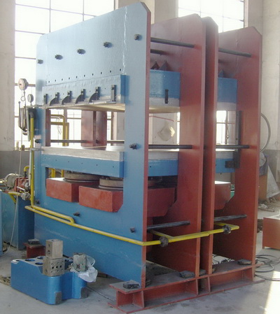供应700-800吨硫化机 900-1000吨平板硫化机 大型硫化机