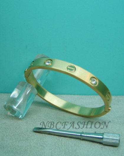 jewelry bracelet demeanor