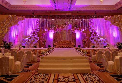 royal indian wedding stage decor