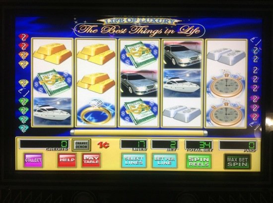 Play Life Of Luxury Slot Machine Online