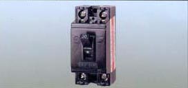 Molded case circuit breaker