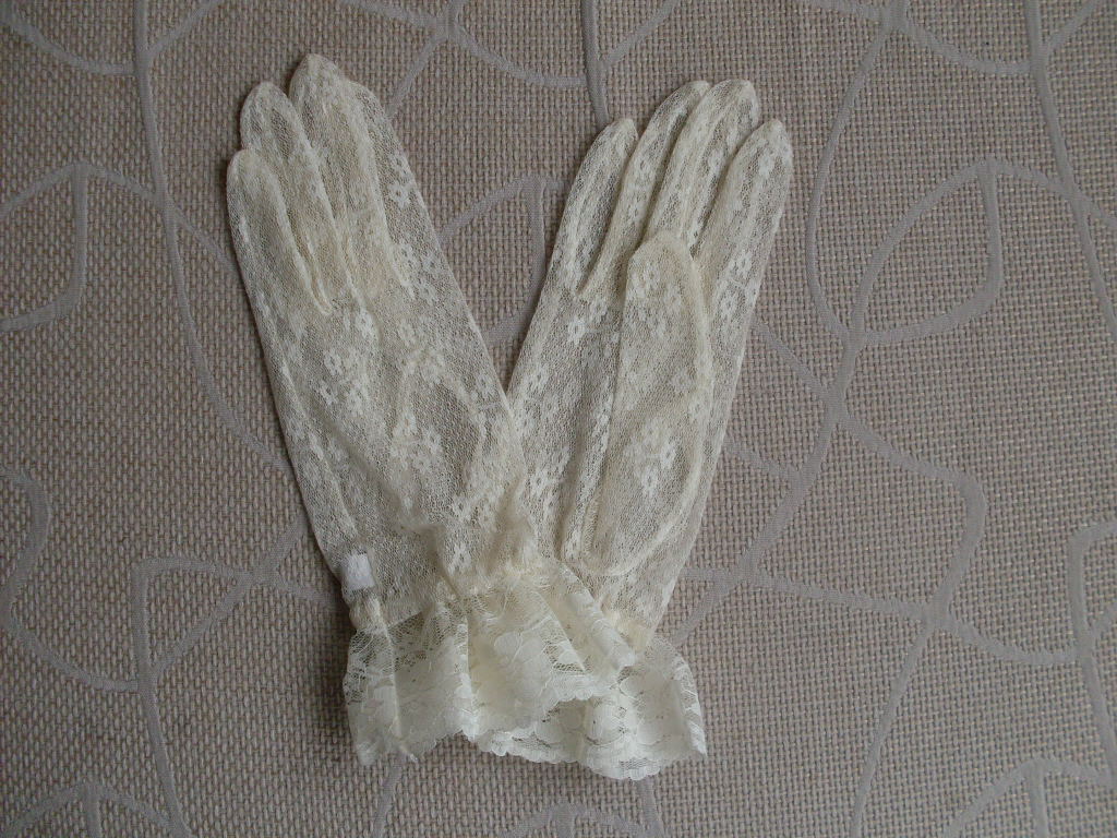 Lace Glove