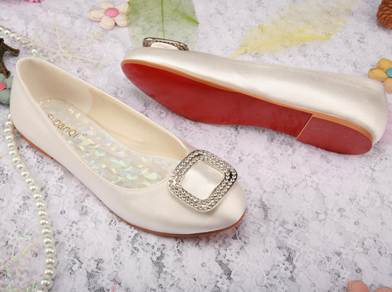 Bridal_Shoes_Flat_Crystals_Shoes_Wedding_Shoes_Ivory_and_Red.jpg