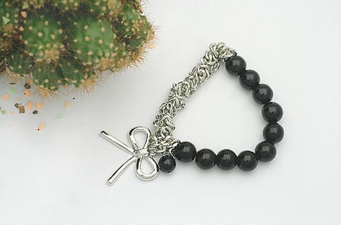 Silver Bow-tie Black Pearl Bracelet