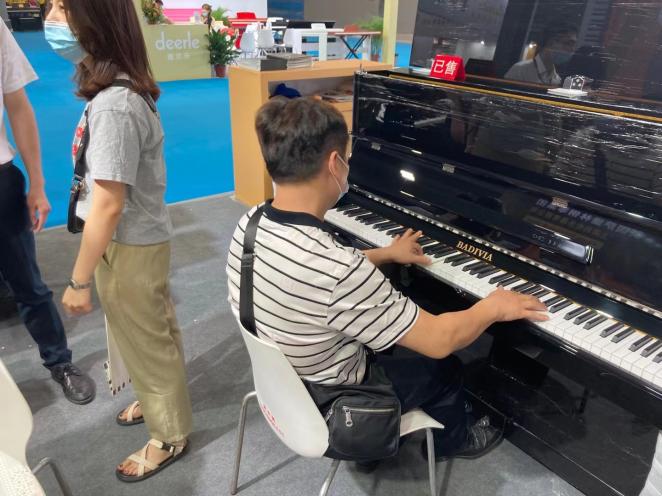 Competitive Price Piano China These Days About 80% of the Pianos Made