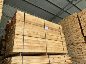 Wholesale rubber: Supplier of Sawn Rubber Wood in Vietnam.