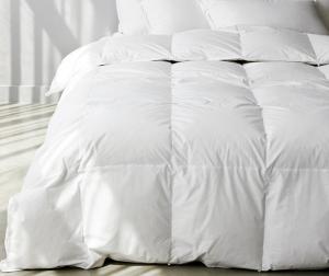 Wholesale down quilt: Luxury Microfiber Adult Duvet Polyester Quilt Spring/Summer Ultra Soft Down Alternative Comforter