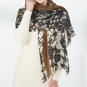 Wholesale acrylic scarf: Essential Warmth for Autumn and Winterprinted Large Shawl Collar