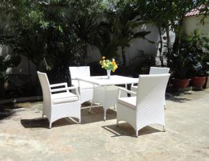 Wholesale outdoor patio furniture: Hot Poly Rattan Dining Set Furniture with Cushion Outdoor Patio Set