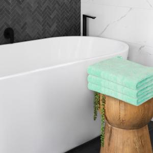 Wholesale bamboo: 20Infinity Coral Fleece Bath Towel