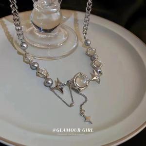 Wholesale alloy necklace: Silver Platinum Plated Rhinestones Girls Women Ladies Zinc Alloy Pendant Necklace
