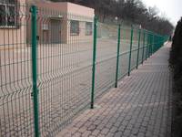 Sell wire mesh fence to circle park