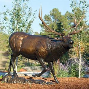 Wholesale stone arts: Life Size Bronze Elk Sculpture for Outdoor Garden Decoration