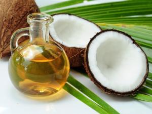 Wholesale food ingredient: Fractionated Indonesia Virgin Organic Coconut Oil Drum in Bulk