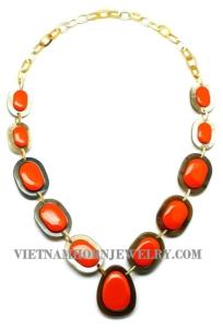 Wholesale lacquer: Sell Horn and Lacquer Necklace for Girl