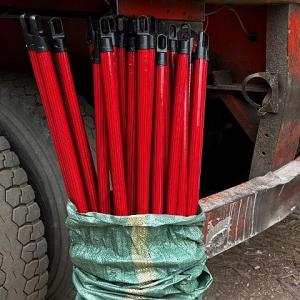 Wholesale broom handle: Red Wooden Broom Handle