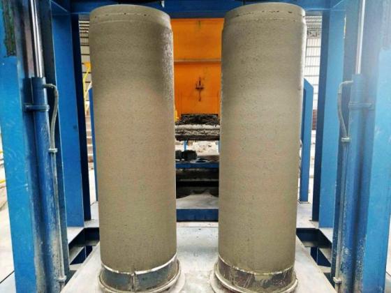 Sell Concrete Pipe Machine of Vertical Vibration Casting