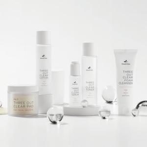 Wholesale cosmetic containers: Three-Out Clear Line