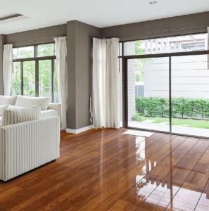 Wholesale laminate floor: High-quality High Gloss Laminate Flooring