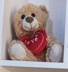 Wholesale toys: Plush Toys Stuffed Dolls Holiday Gifts Cute Cartoon Animal Toys with Red Love Heart Bear Toys