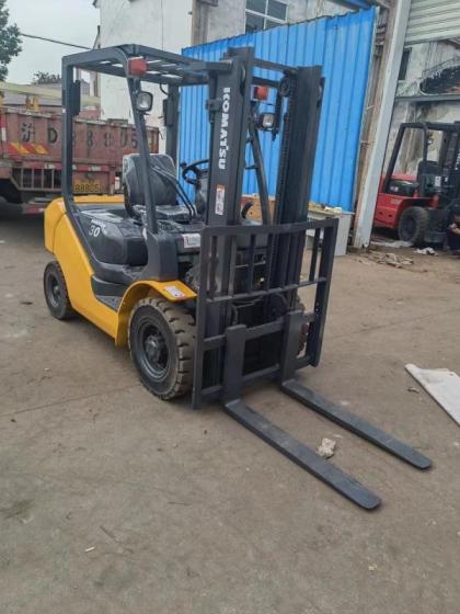 Komatsu 3 Ton Four Wheel Drive Multifunctional Handling Equipment ...