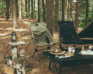Wholesale Camping: Camping Chairs and Tables