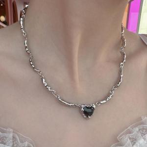 Wholesale elegant: Vintage Black Heart Premium Quality Korea Fashion Accessories Jewelry Necklace