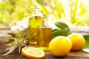 Wholesale essential oil: Lemon Oil