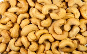Wholesale cashew nuts: Natural Dried and Salted Cashew Nuts