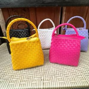 Wholesale woven bag: Handmade Plastic Woven Women's Bag Ziper with Long Shoulder Strap