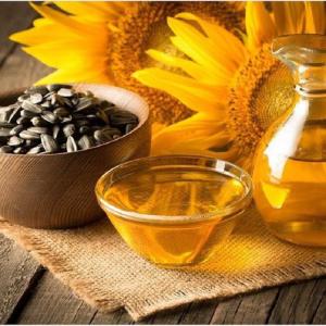 Wholesale refined sunflower oil: Refined Bulk Sunflower Oil Wholesale High Quality 100 Pure Yellow Status Golden Packing.