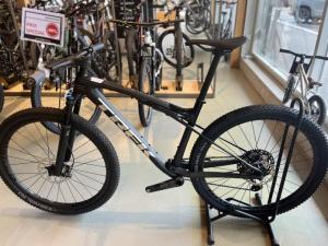 Wholesale stainless steel: Trek Supercaliber 9.8 XT Mountain Bike 2022
