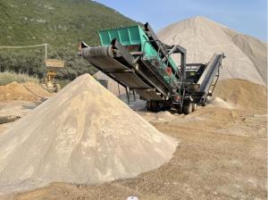 Wholesale sand crushing: Tire Moving Impact Sand Making Machine