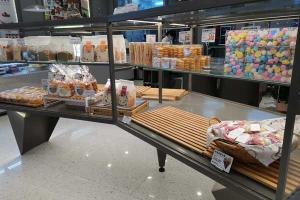 Wholesale food display cabinets: Bread Display Rack
