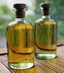 Sandalwood Oil Price Red Sandalwood Oil in Bulk Wholesale Natural Herbal Essential Oil 