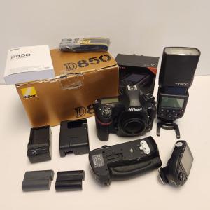 Wholesale digit camera: Nikon D850 45.7MP Digital Camera  with Lens