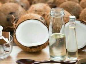 Wholesale organic vegetables: Coconut Oil Extract From Fresh Coconut Made in Vietnam with High Quality and BEST PRICE