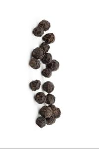 Wholesale Spices & Herbs: White and Black Pepper